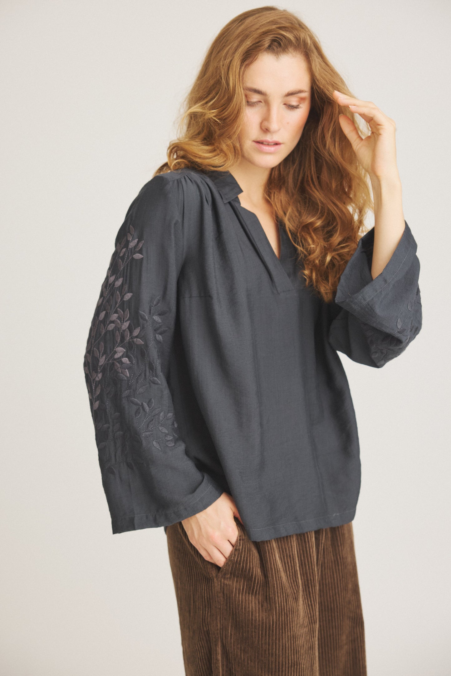LUXZUZ // ONE TWO Siwano Blouse Blouse 829 Vulcan