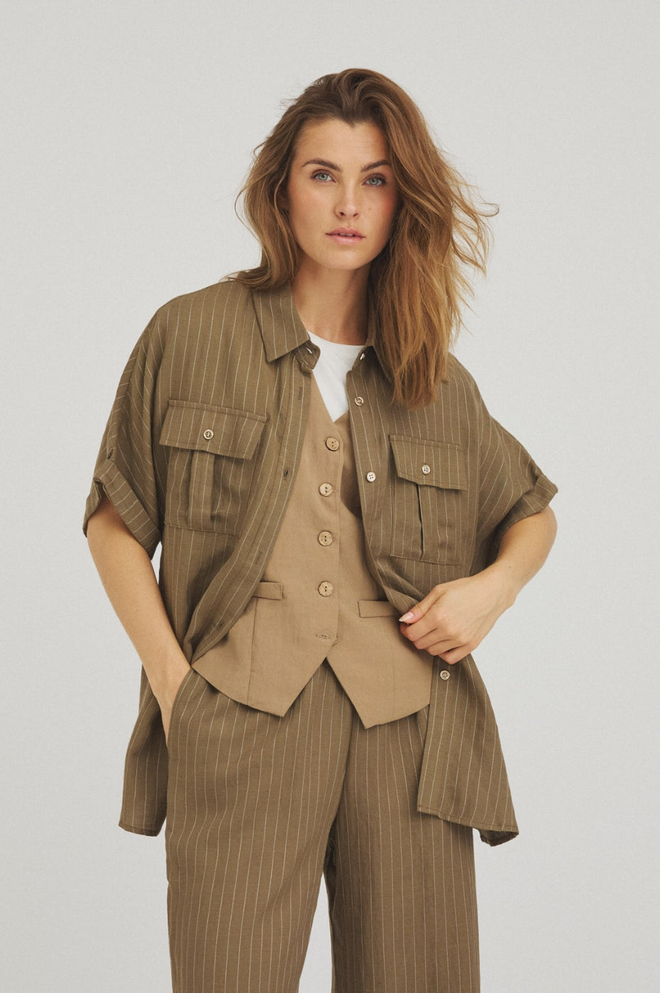 LUXZUZ // ONE TWO Viol Shirt Shirt Army Green 6330