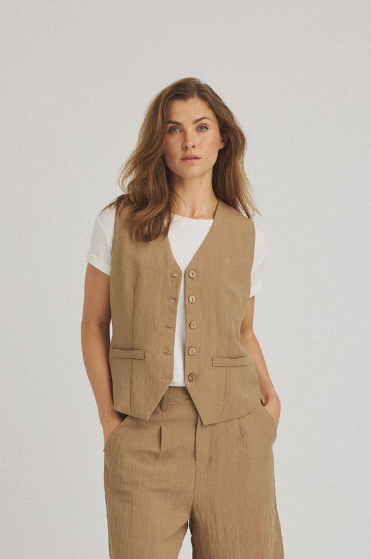 LUXZUZ // ONE TWO Alessandra Vest Vest Dark Sand 7055