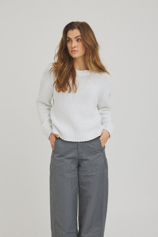 LUXZUZ // ONE TWO Begitta Knit Knit 901 White