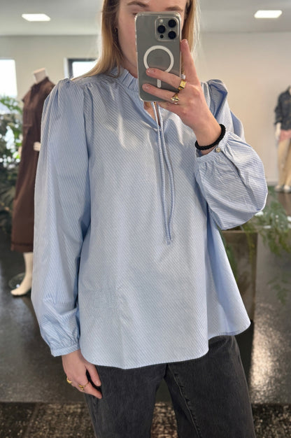 LUXZUZ // ONE TWO Josine Blouse Blouse 504 Xenon Blue