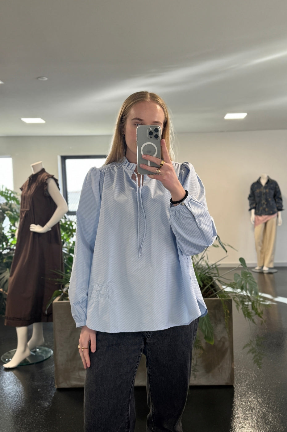 LUXZUZ // ONE TWO Josine Blouse Blouse 504 Xenon Blue