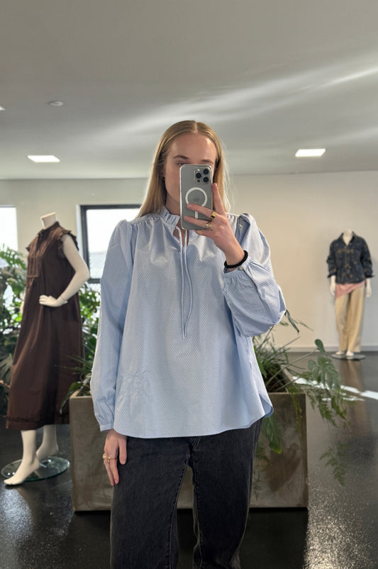 LUXZUZ // ONE TWO Josine Blouse Blouse 504 Xenon Blue
