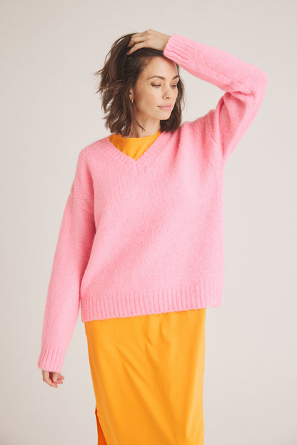 LUXZUZ // ONE TWO Krakaka Knit Knit 341 Flamingo Pink