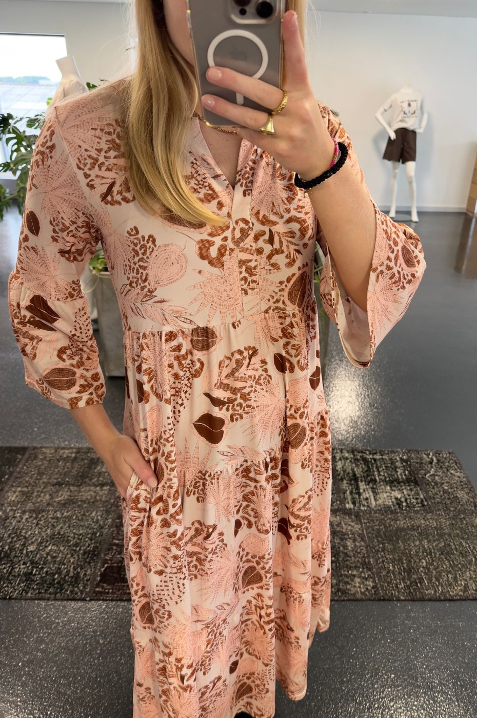 LUXZUZ // ONE TWO Larisana Dress Dress 712 Sandshell