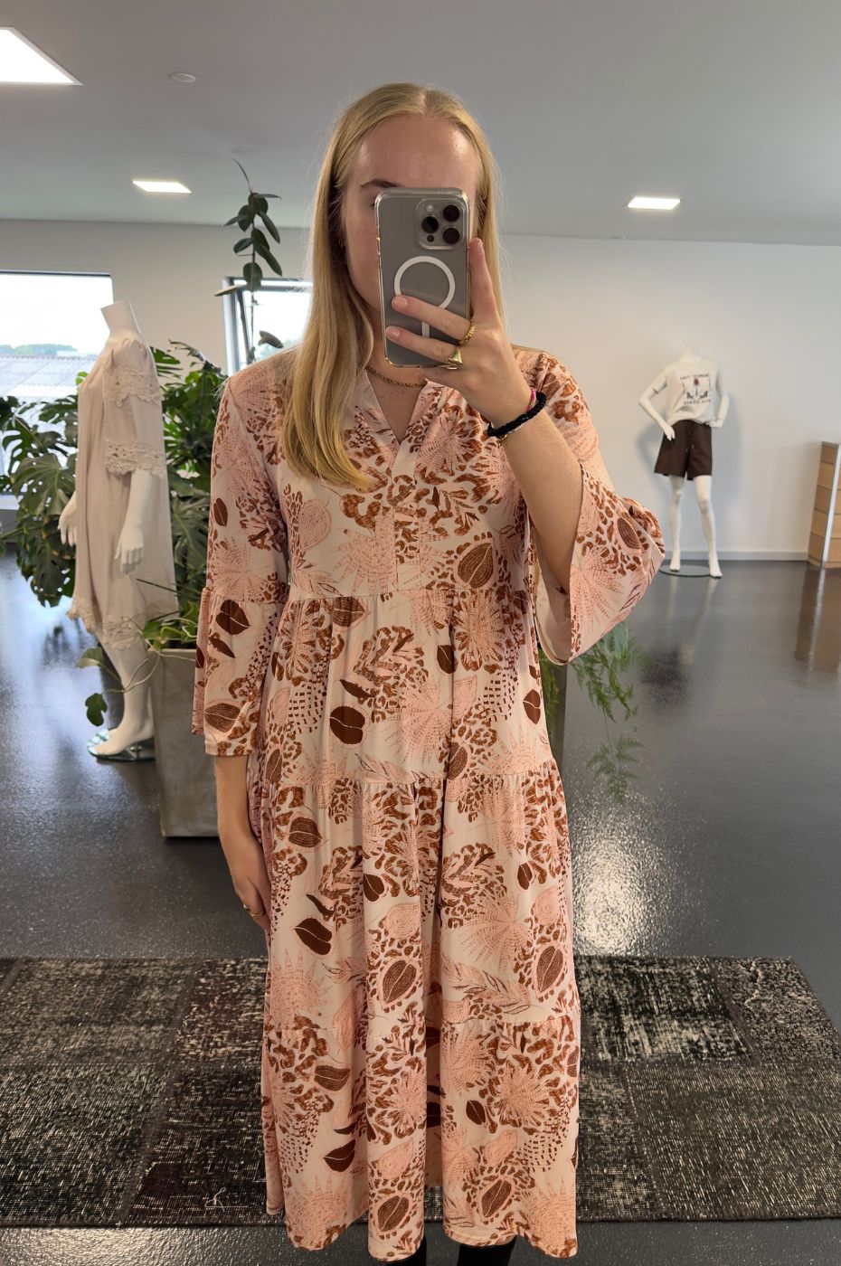 LUXZUZ // ONE TWO Larisana Dress Dress 712 Sandshell