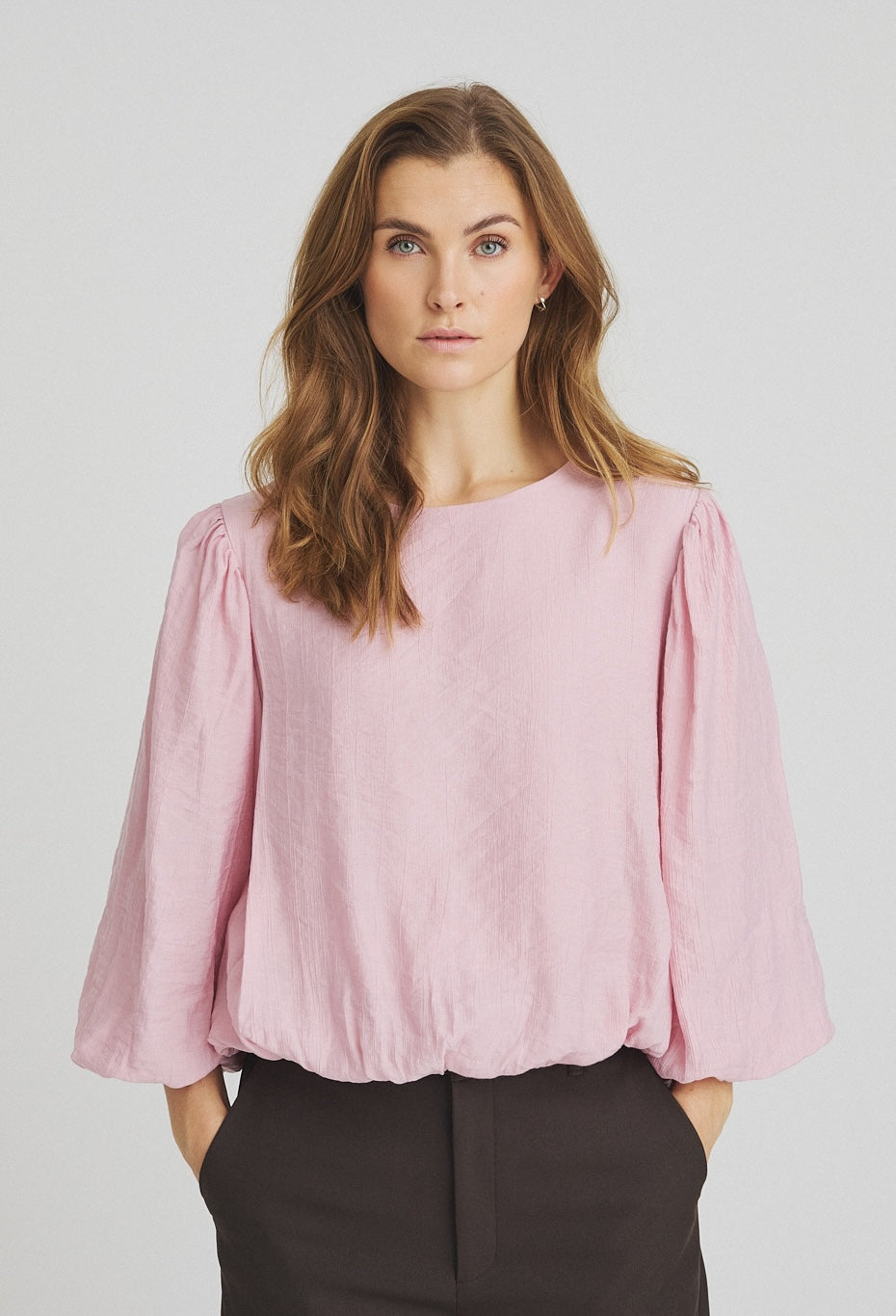 LUXZUZ // ONE TWO Leis Blouse Shirt 362 Strawberry Ice