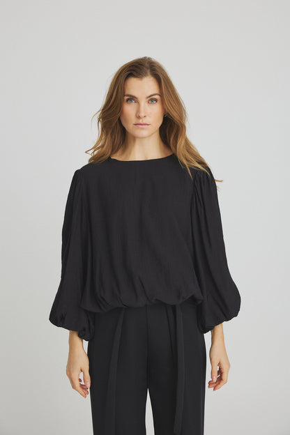 LUXZUZ // ONE TWO Leis Blouse Shirt 999 Black