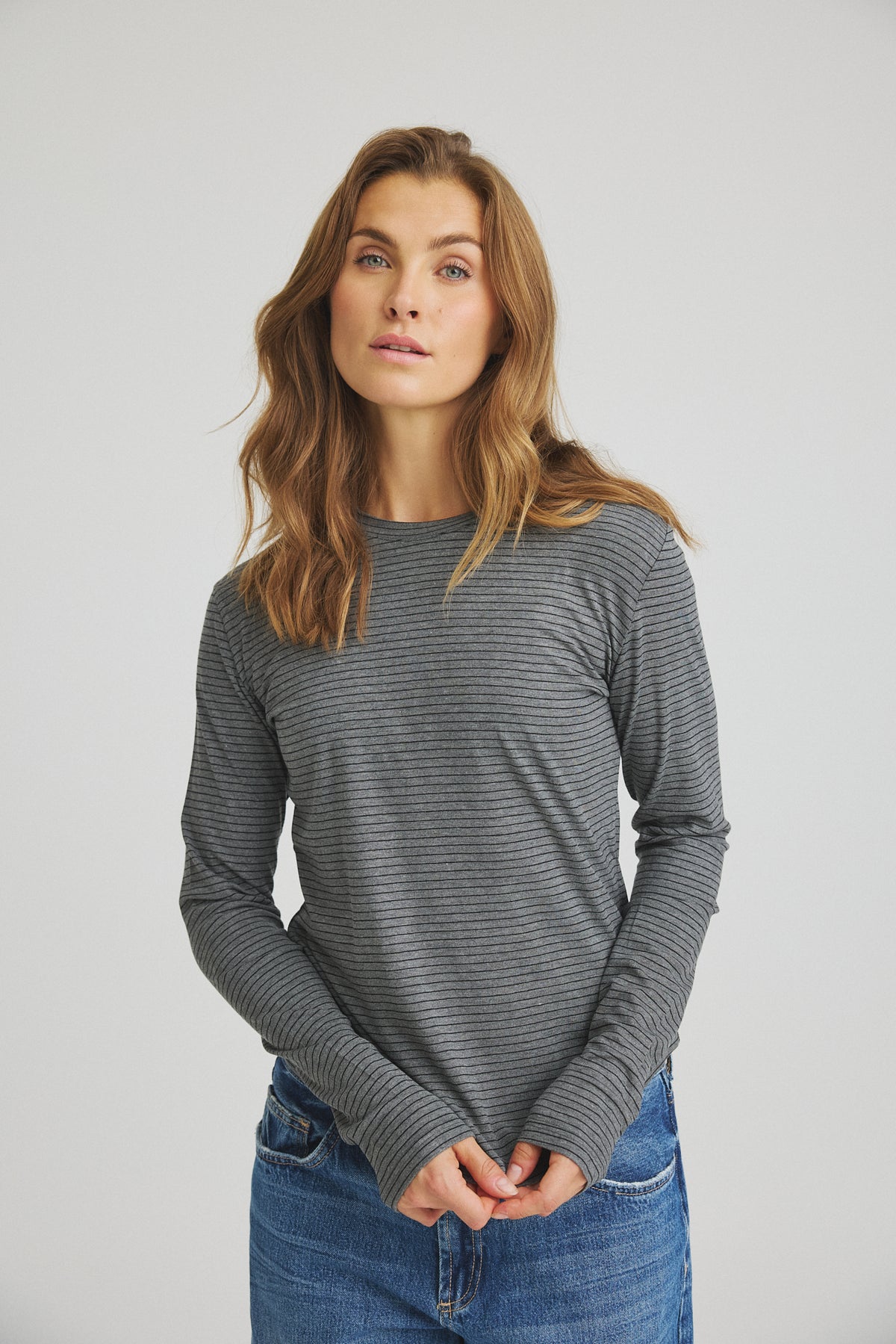 LUXZUZ // ONE TWO Segberg Stripe T-shirt T-Shirt 816 Dark Grey Melange