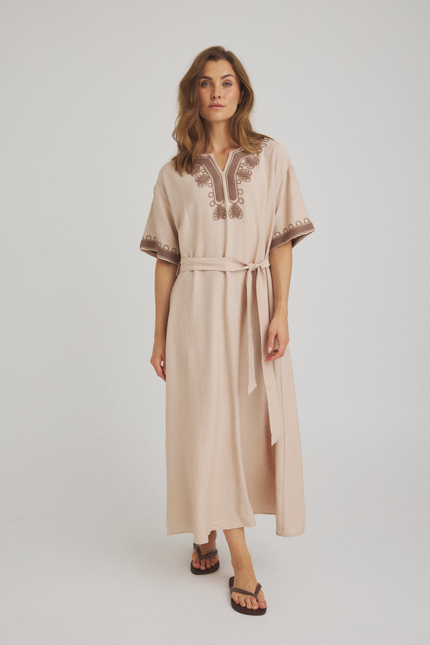 LUXZUZ // ONE TWO Vava Dress Dress Taupe 7012
