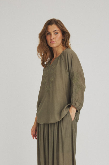 LUXZUZ // ONE TWO Vicky Blouse Blouse Army Green 6330