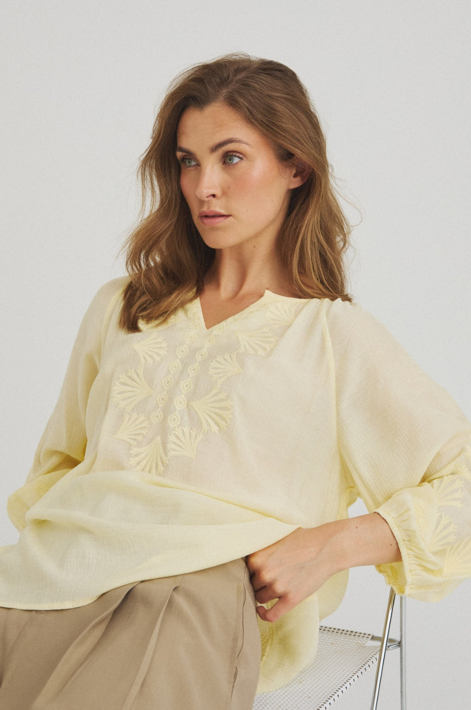 LUXZUZ // ONE TWO Vicky Blouse Blouse Soft Yellow 1029
