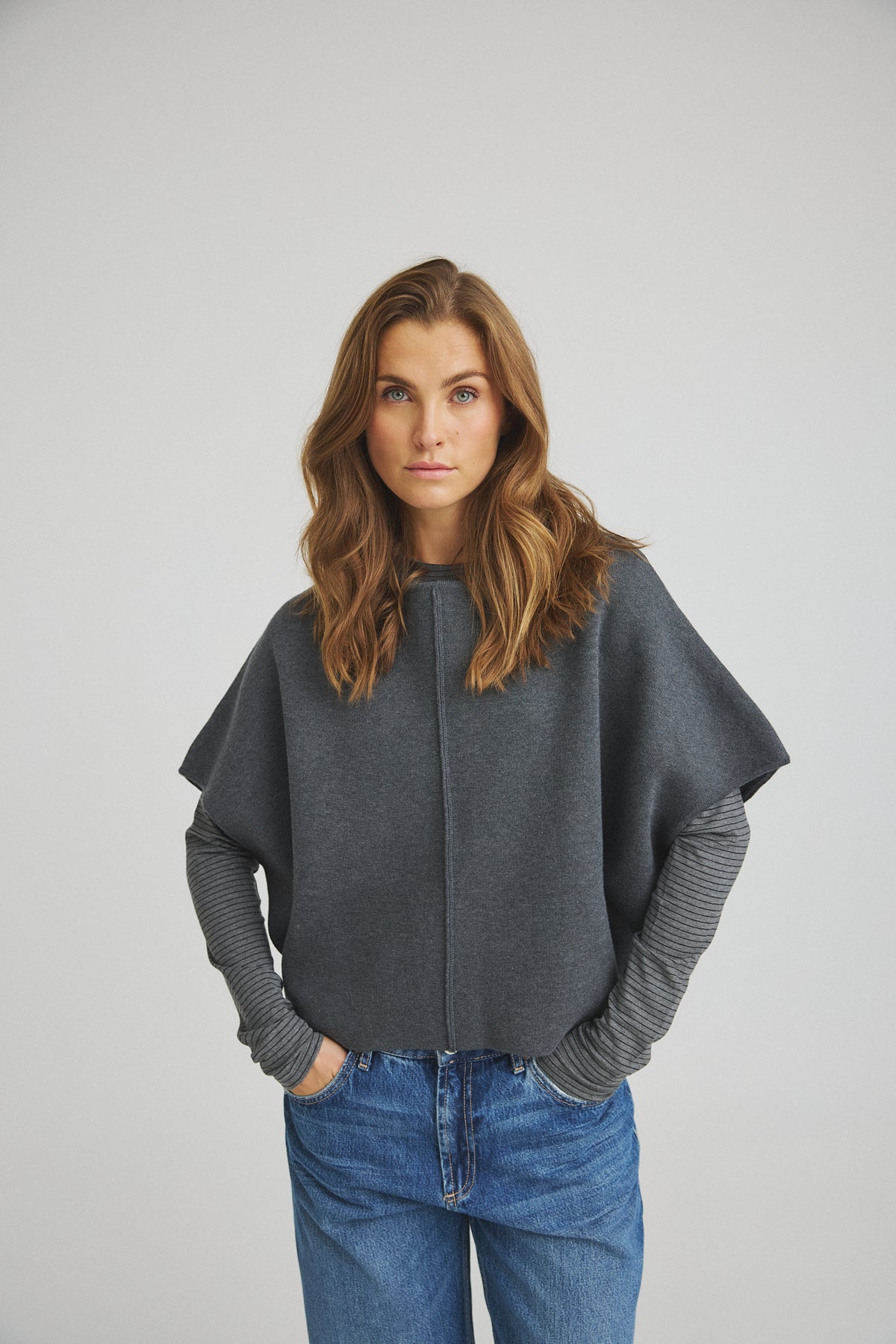 LUXZUZ // ONE TWO Zakia Knit Knit 833 Asphalt